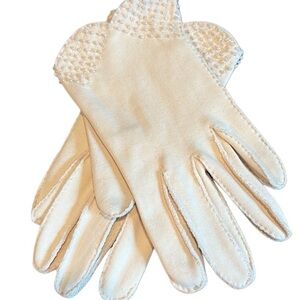Elegant Cream Women's Gloves